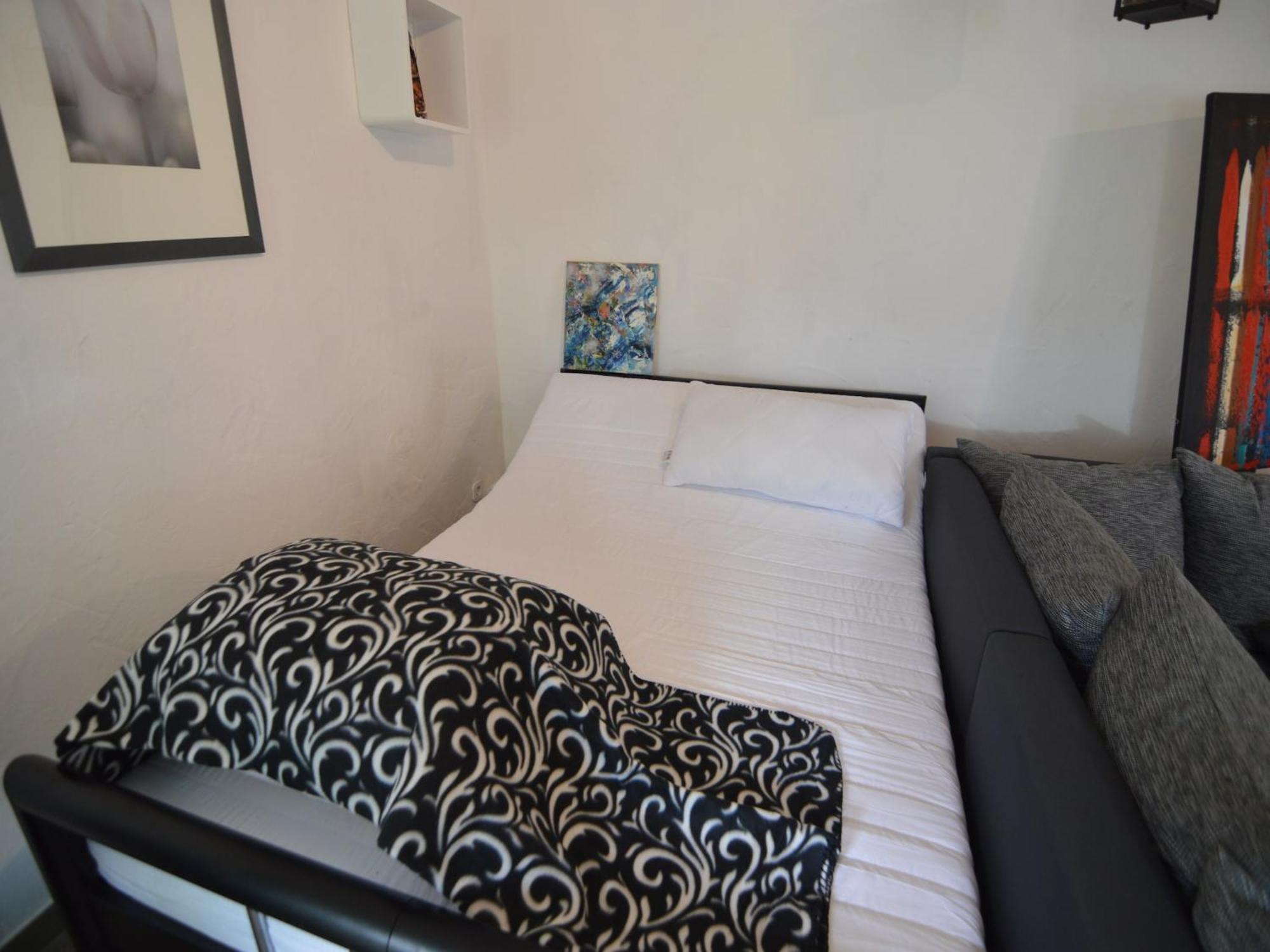 Cozy Apartment In Immerath With Fishing Near Екстер'єр фото